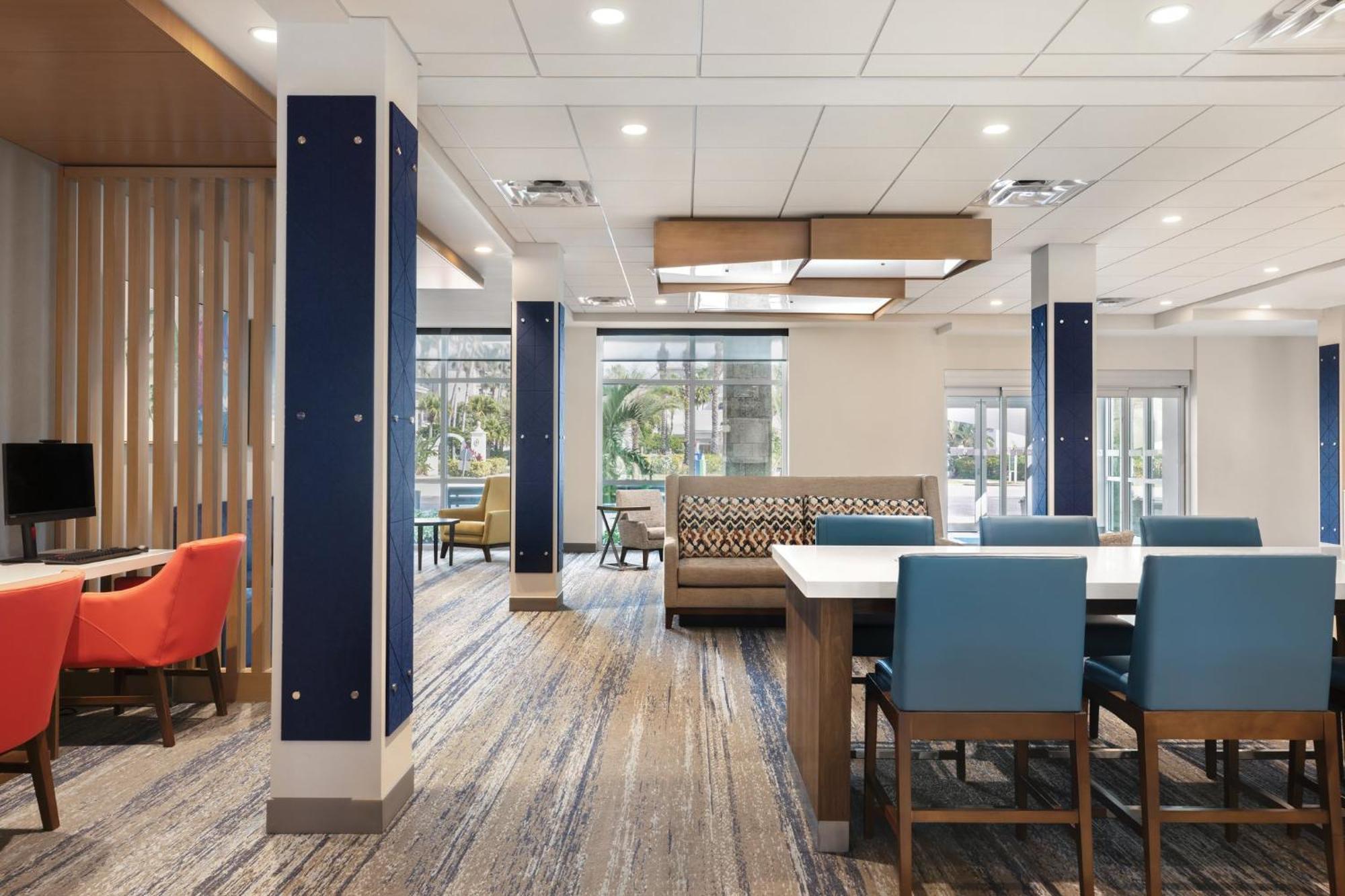 Holiday Inn Express Cape Canaveral By Ihg Exterior photo