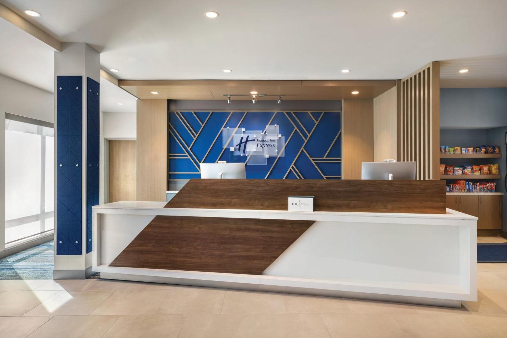 Holiday Inn Express Cape Canaveral By Ihg Exterior photo