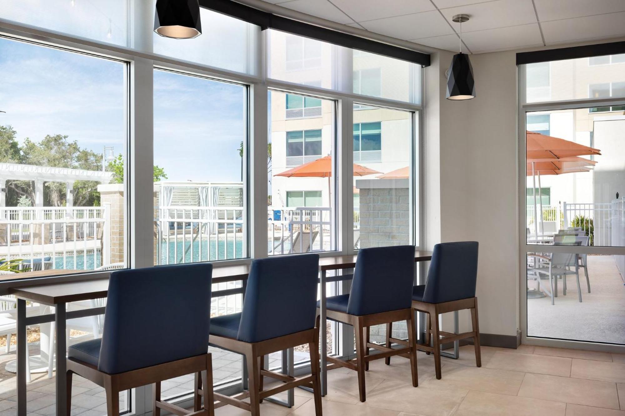 Holiday Inn Express Cape Canaveral By Ihg Exterior photo
